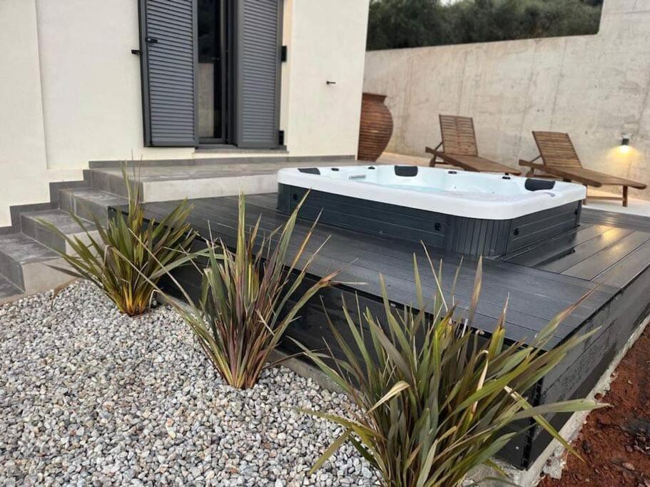 Ek Ornelakis, Luxury Country House With Jacuzzi Chania  Zewnętrze zdjęcie